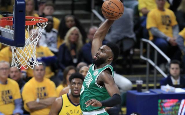 爱游戏娱乐-凯尔特人翻盘篮网，武切维奇高光表现