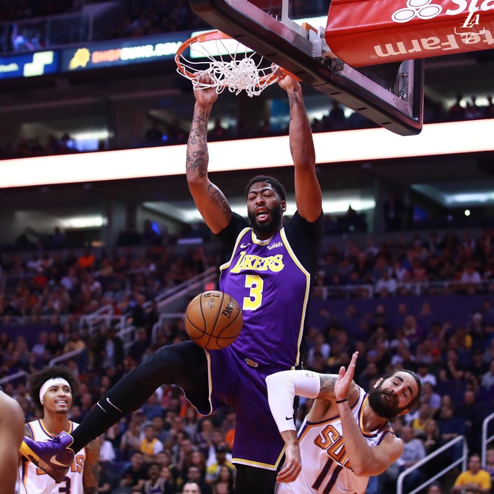 库兹马爆砍35分，湖人横扫太阳迎来三连胜