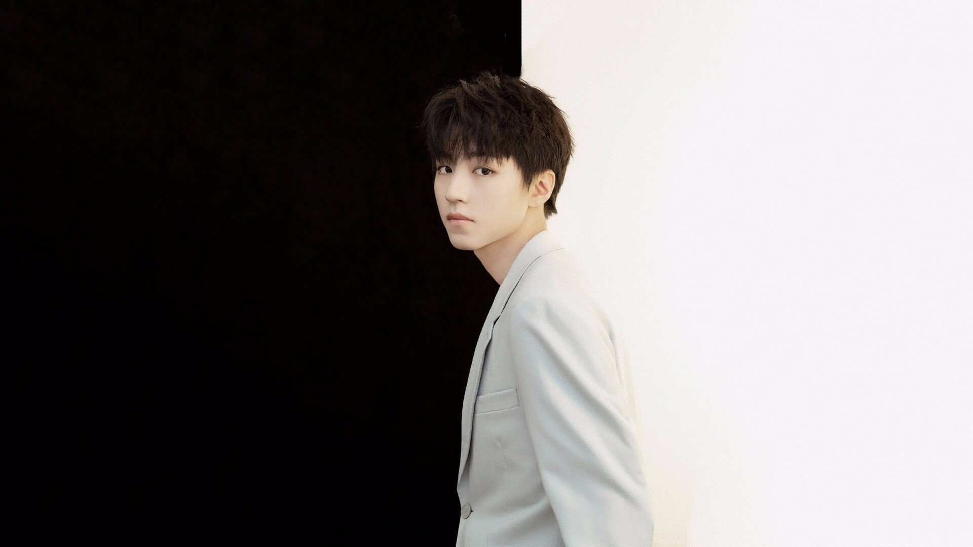 爱游戏官方-当东契奇空降迈阿密，一场错位巨星如何让热火对阵公牛提前三节失去悬念